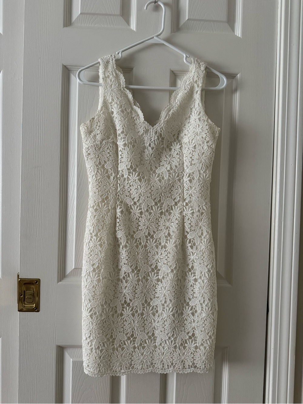 Ann Taylor Crochet White Lace Sheath Dress  Crochet Floral Sleeveless 2P Petite